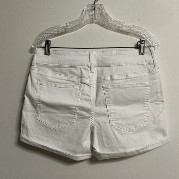 American Heritage White Midi  Shorts - Picture 3 of 3